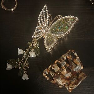 Elegant Butterfly and Tortoise-colored Hair Clips